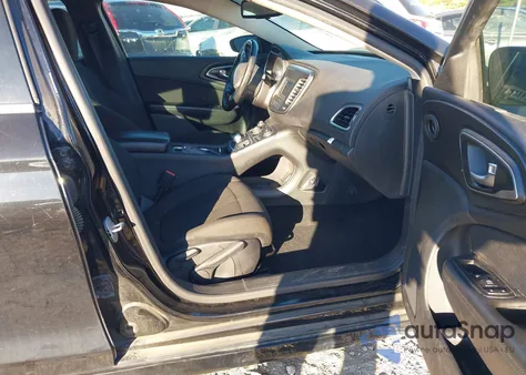 2016 Chrysler 200 Limited z USA, uszkodzony, nr VIN 1C3CCCAB4GN145078